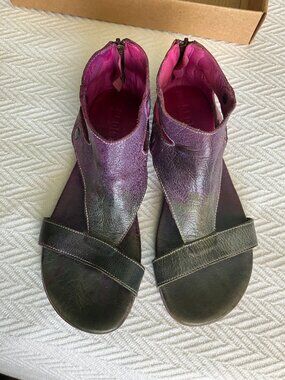 Bed Stu  Soto Spring Meadow Sandals